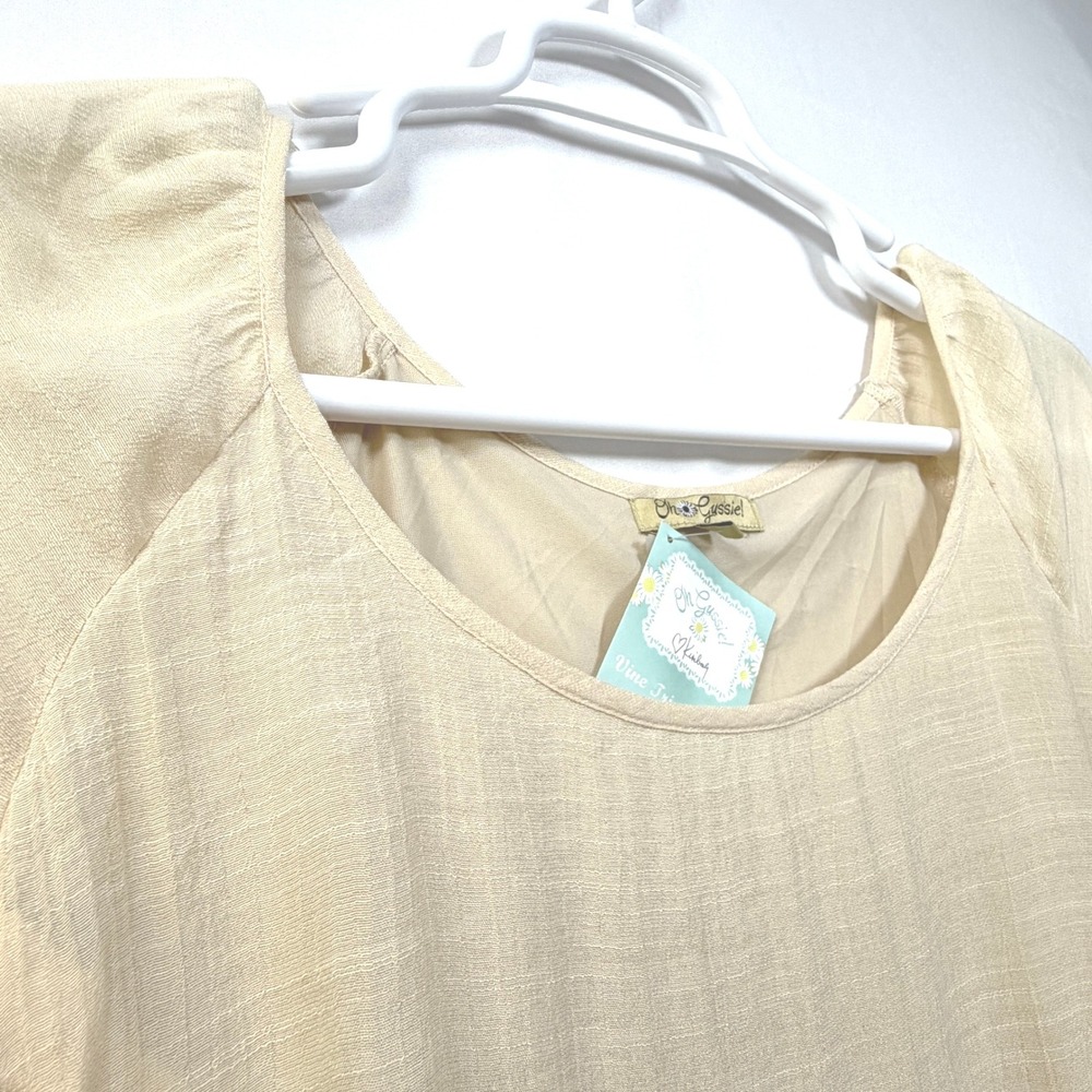 Oh Gussie‎ Tunic Blouse Embroidered Bell Sleeve Sharkbite Hem Top Cream 2XL - Picture 7 of 11